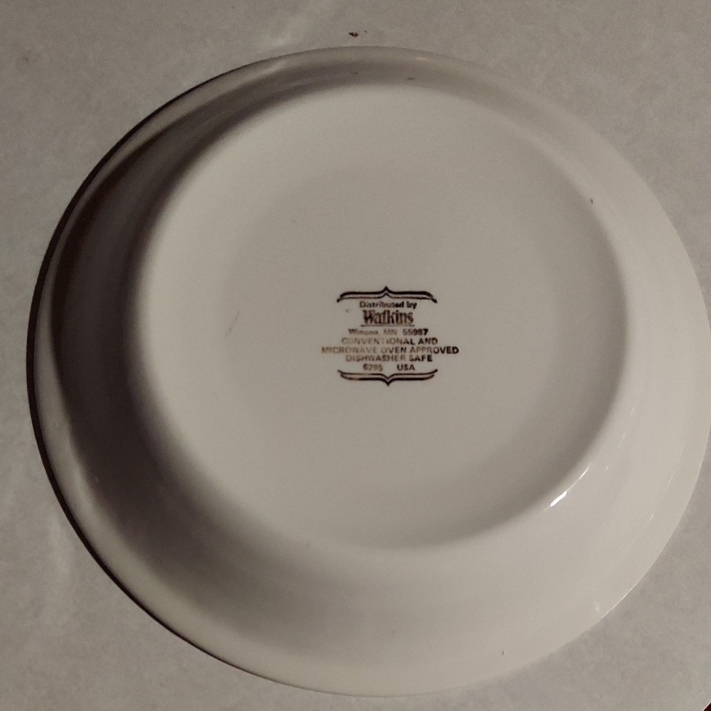 Walkins White Ceramic Dish - Picture 2 of 2